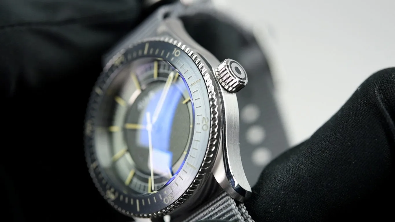 AVI-8 Sector 40 Meca-Quartz AV-4110-02 Limited Edition (Pre-owned)
